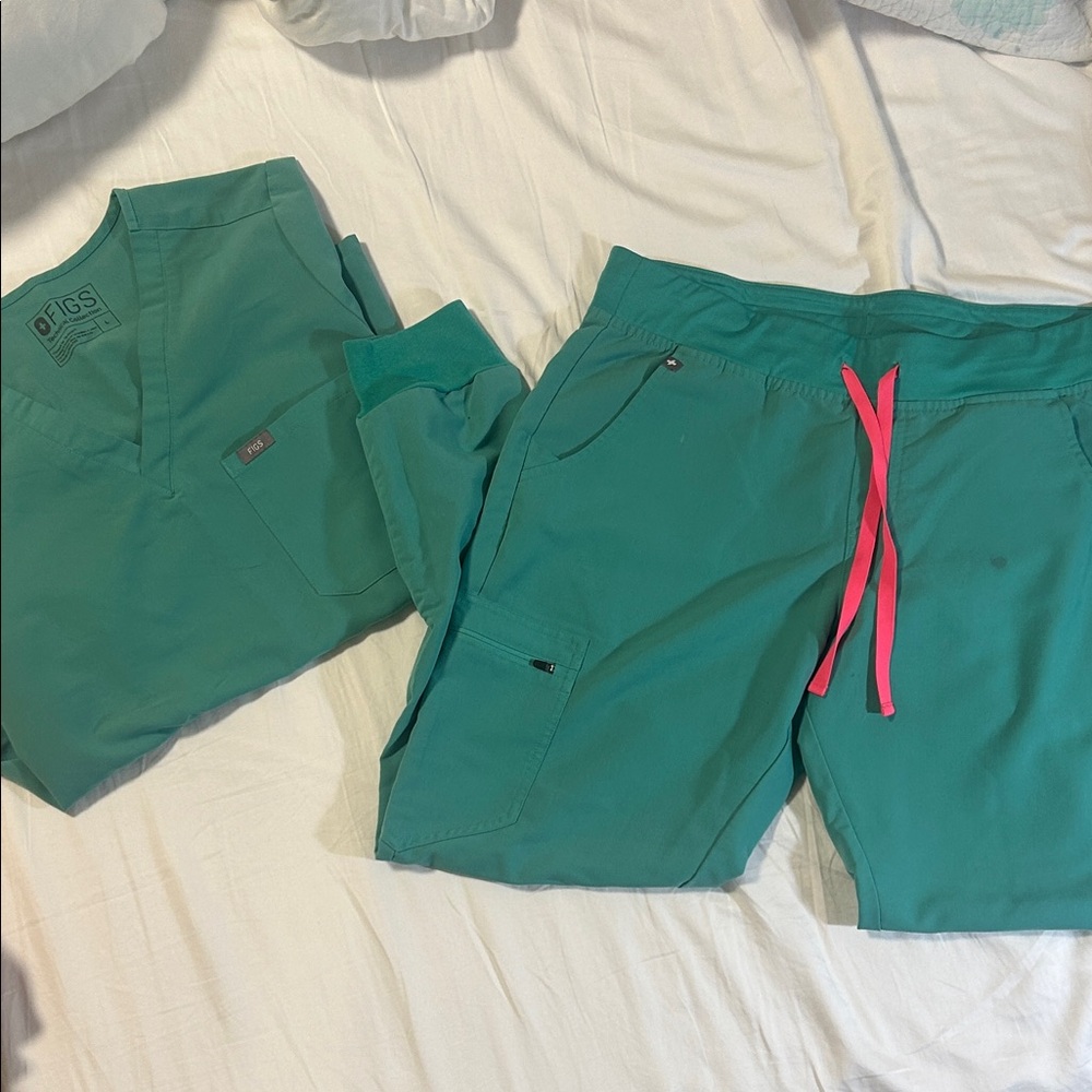 Figs Teal Scrub Set with Coral Drawstring